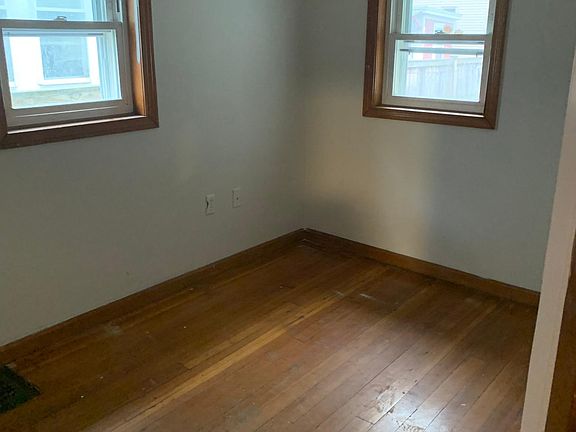 4th image of 17 Tewksbury St #1