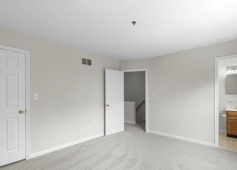 129 N Towne Ct — Photo 7