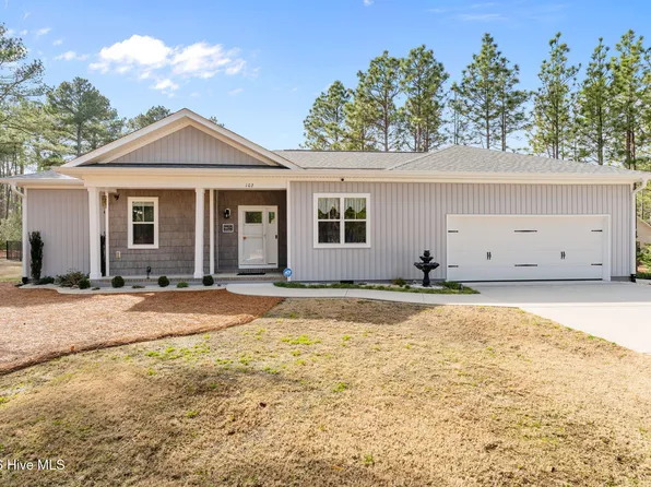 102 Roxburgh Court, West End, NC 27376