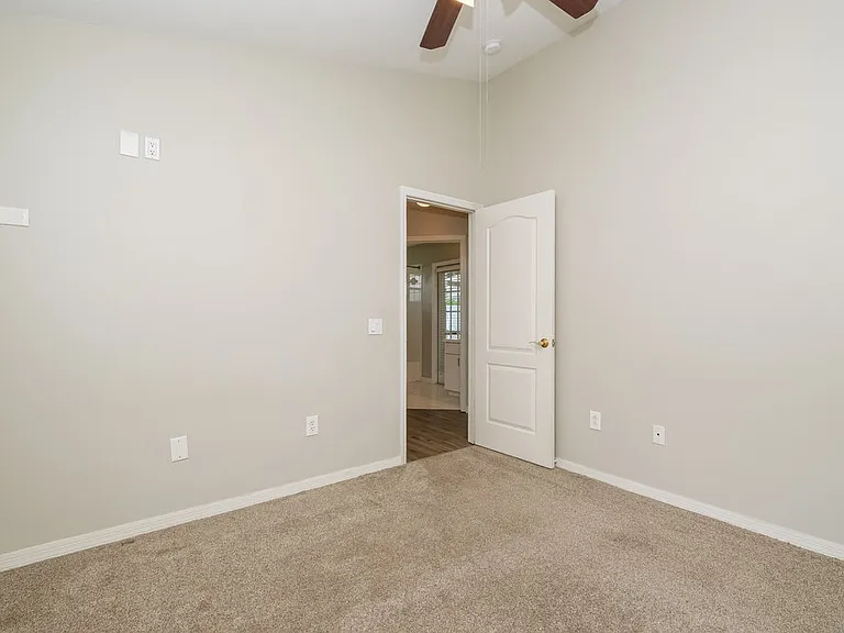 9339 Hidden Water Cir — Photo 14