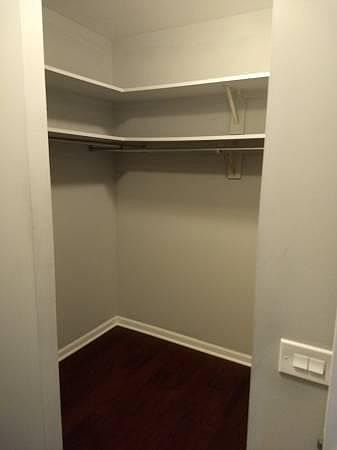 2nd image of 1560 N Clark St #609