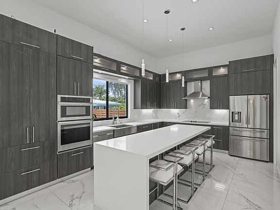 3rd image of 2620 SE 6th Street