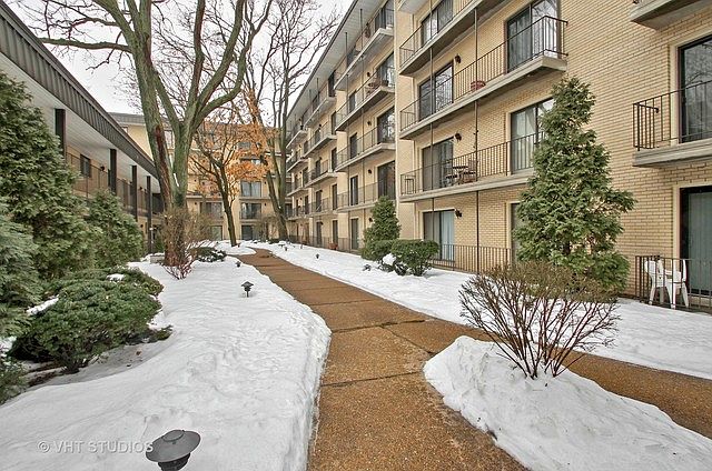 1st image of 6221 N Niagara Ave APT 402