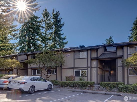 4715 176th Street SW #E5, Lynnwood, WA 98037