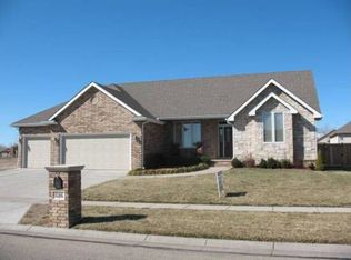 526 S Estates Dr, Salina, KS 67401