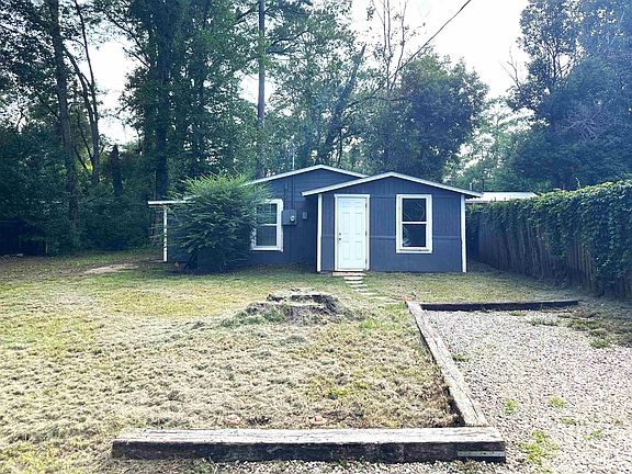 2nd image of 2046 Holmes St