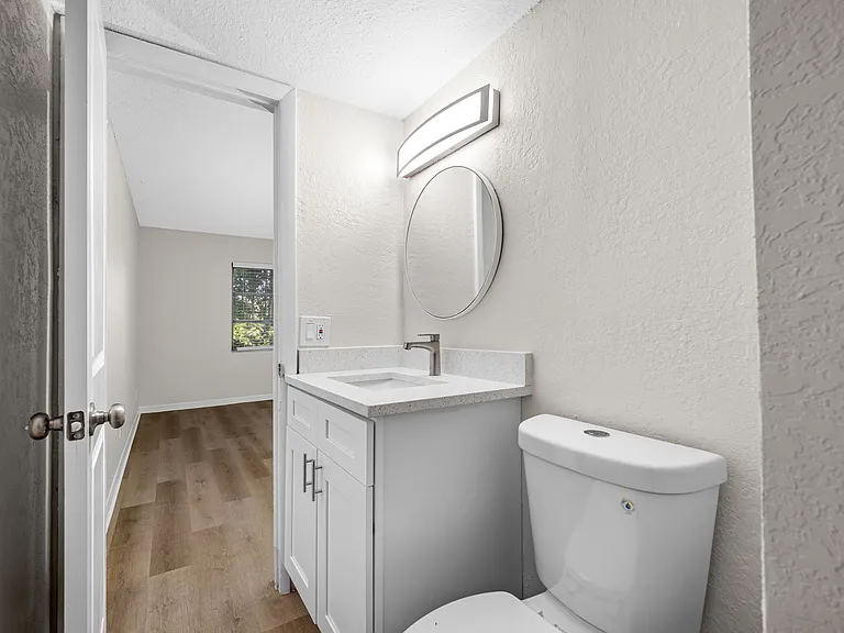 KC Flats Apartments — Photo 102