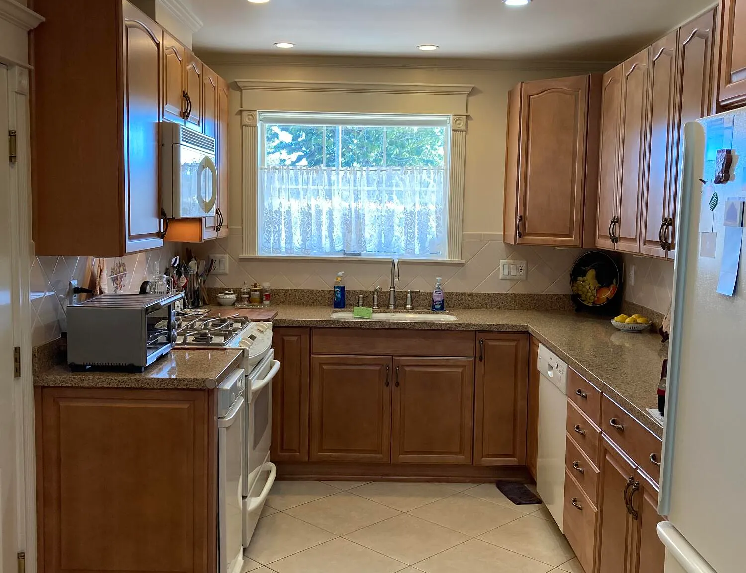 1 bed, 1.0 bath, $1,200 — Photo 4