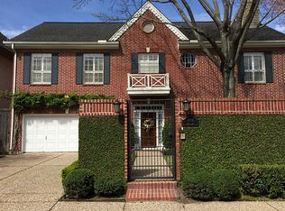 6000 Burgoyne Rd, Houston, TX 77057