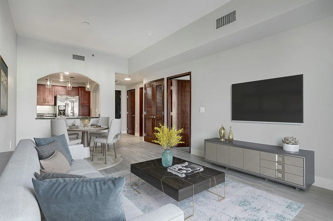 The Onyx — Photo 1