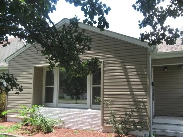 219 S Line St, Du Quoin, IL 62832