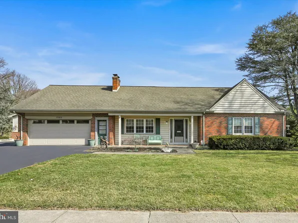 1065 W Main St, Ephrata, PA 17522