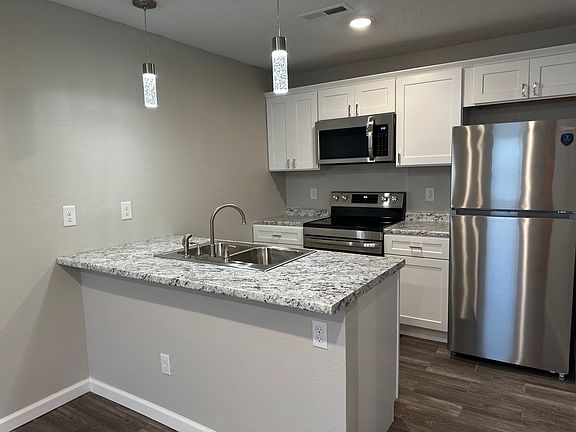 4th image of 304 Lambuth Blvd #3