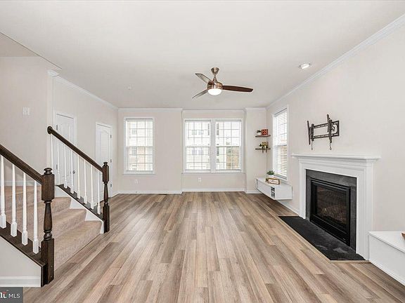 4th image of 324 Spring Bank Way
