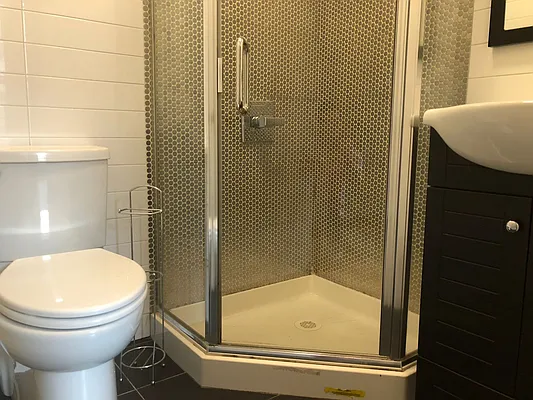 Rented by Premier Metro Realty Corp | media 28