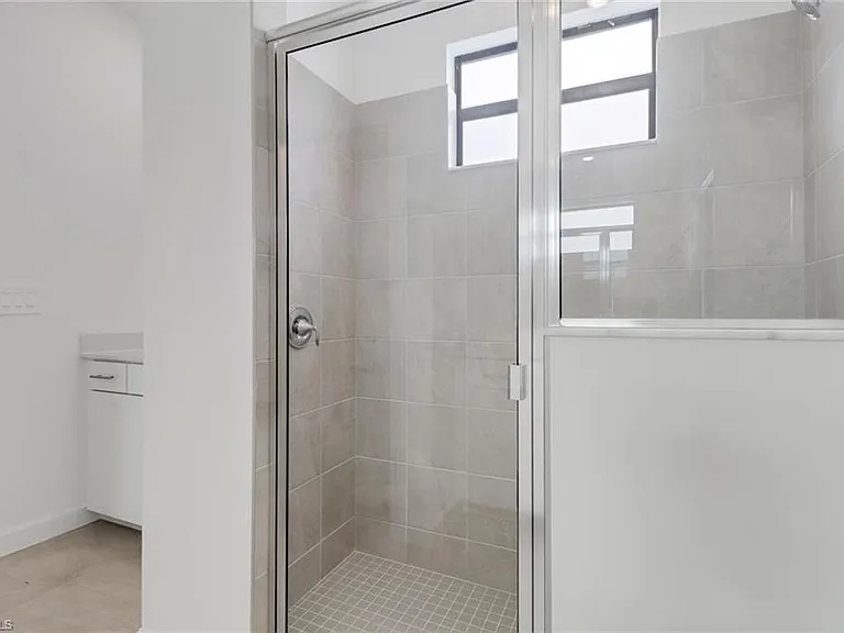 19708 Hinkley Dr — Photo 17