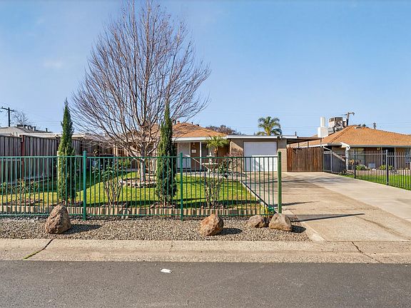 4th image of 3009 Howe Ave