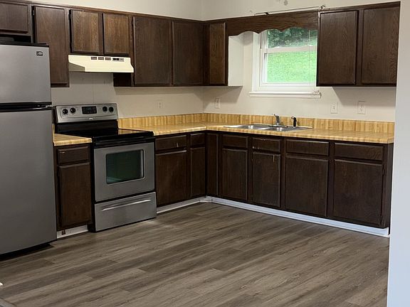 5th image of 443 Cedarmont Dr