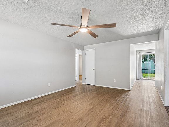 5th image of 4008 SE 46th St