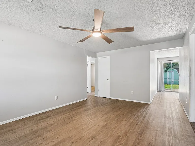 4008 SE 46th St — Photo 5