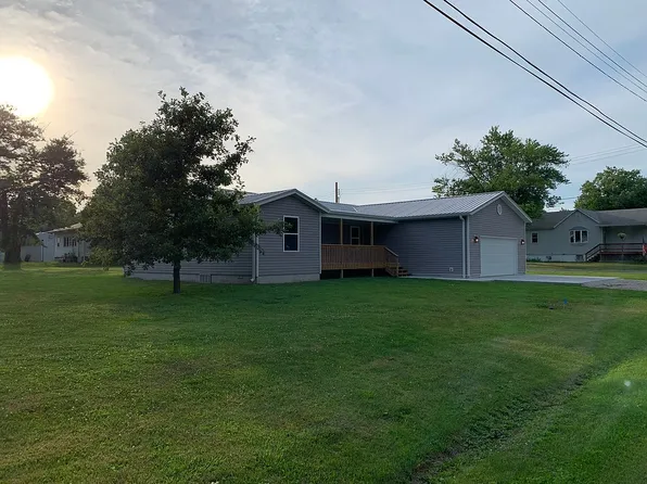 710 E 2nd North St, Mount Olive, IL 62069