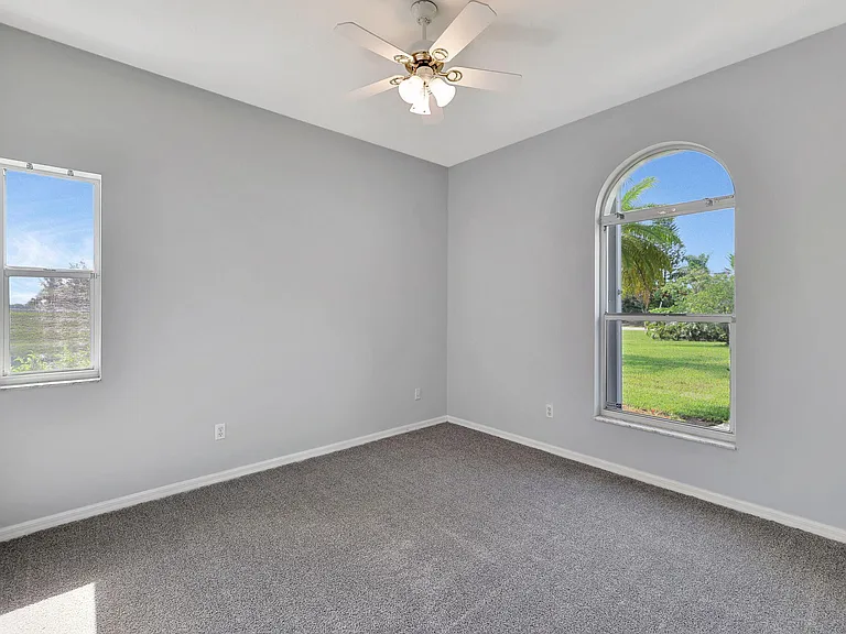 2704 SE Eagle Dr — Photo 26