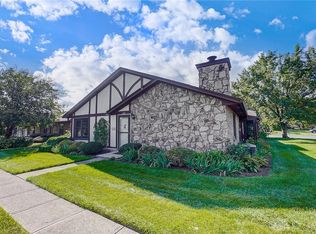 8500 Sea Pines Ln, Dayton, OH 45458