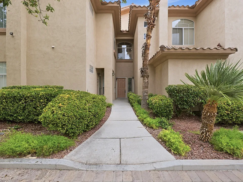 #GuardianRealty 2050 W Warm Spring #3722 Resort Community Rental walk way_07202026