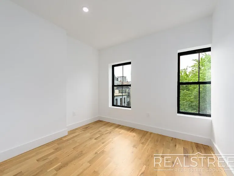 536A Monroe St #3 — Photo 3