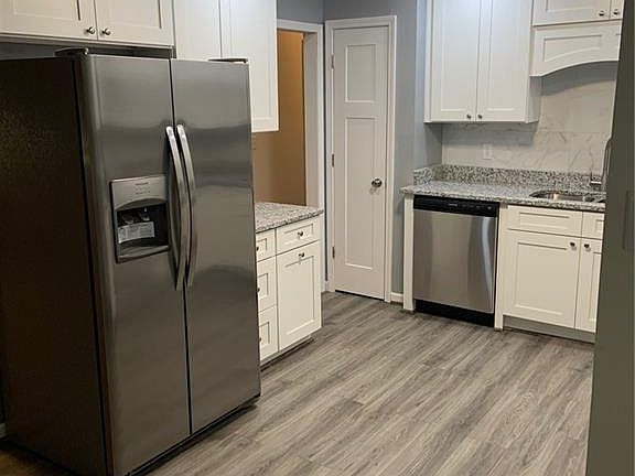5th image of 3541 Bainbridge Dr