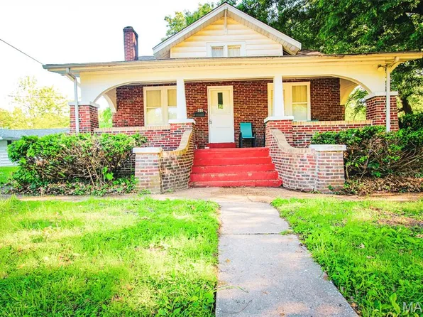206 Crown Dr, Saint Louis, MO 63137