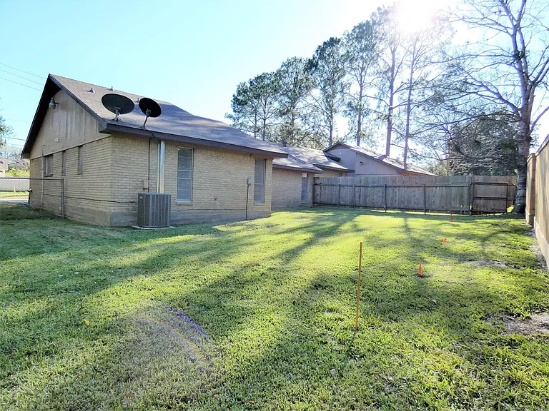 604 Golfview Dr — Photo 23