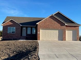 3560 N Bluestem Cir, Rose Hill, KS 67133