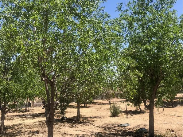 32726 Agate Rd, Lucerne Valley, CA 92356