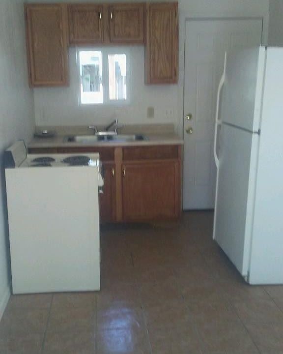 1st image of 414 1/2 W 9th St #21245090-0