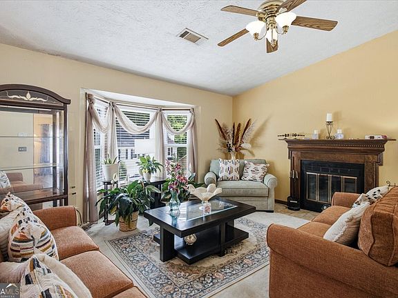 3rd image of 4826 Wyndam Dr