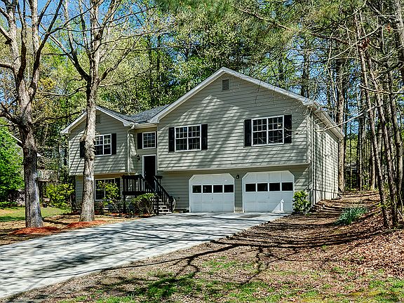 2nd image of 2295 Castle Royale Dr