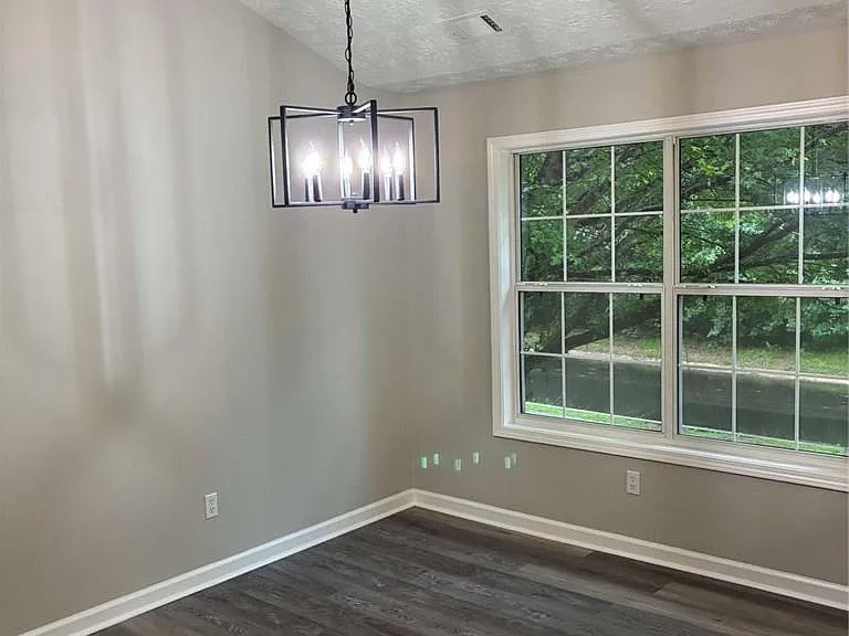 40 Wynfield Dr — Photo 2