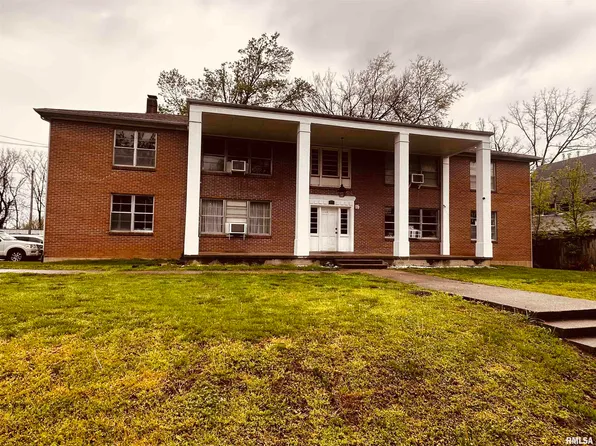 205 E High St, Anna, IL 62906