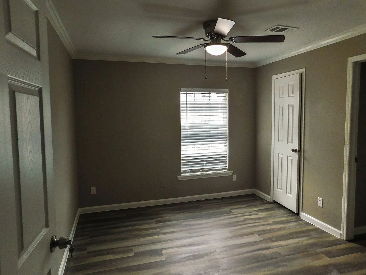 Room For Rent — Photo 2