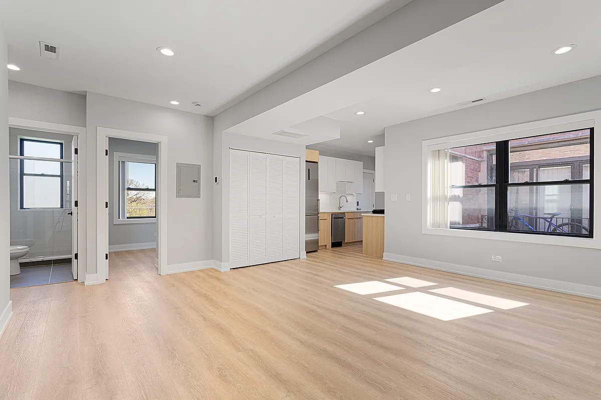 Building Photo - 1552.5 W Juneway Ter #3G