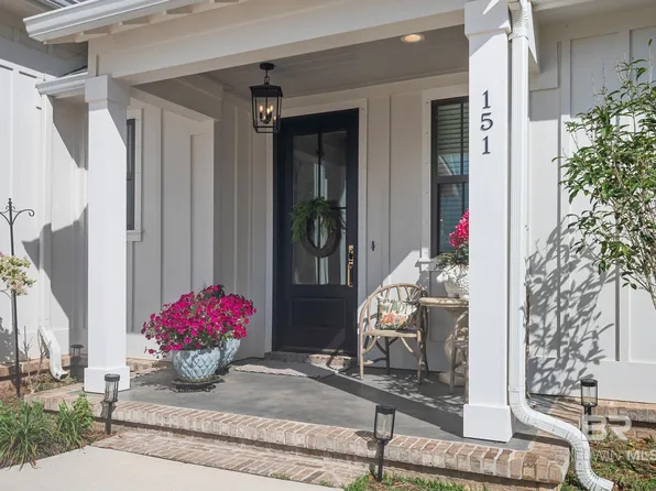 151 Hyacinth St, Fairhope, AL 36532