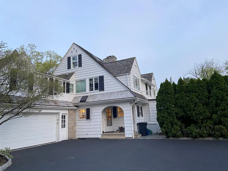 18 Lincoln Ave — Photo 2