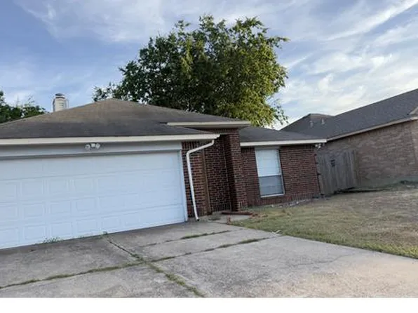 410 Valley Mills Dr, Arlington, TX 76018