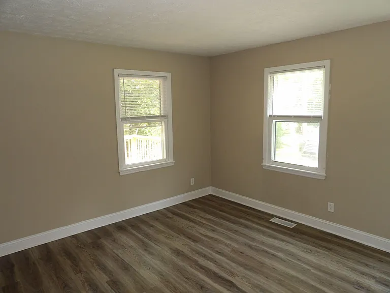 139 Lawrence St — Photo 5