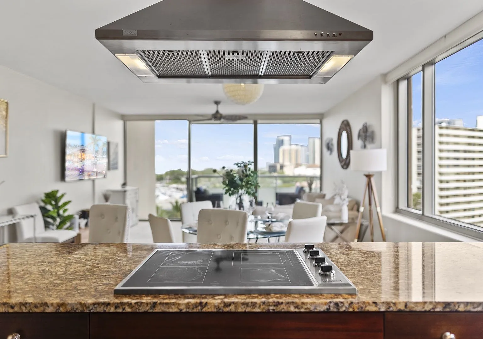 Watermark Waikiki Unit 901 w/ Panoramic Oceanviews — Photo 4