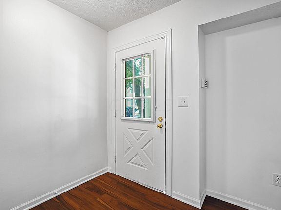 4th image of 928 Upholland Ln #18E
