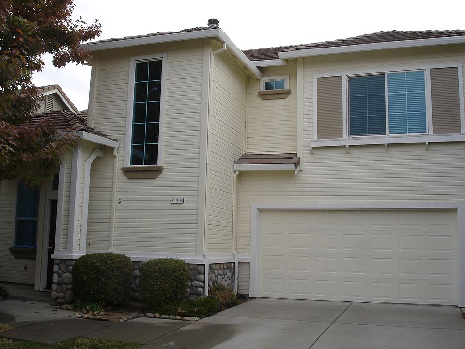2nd image of 303 Coventry Cir