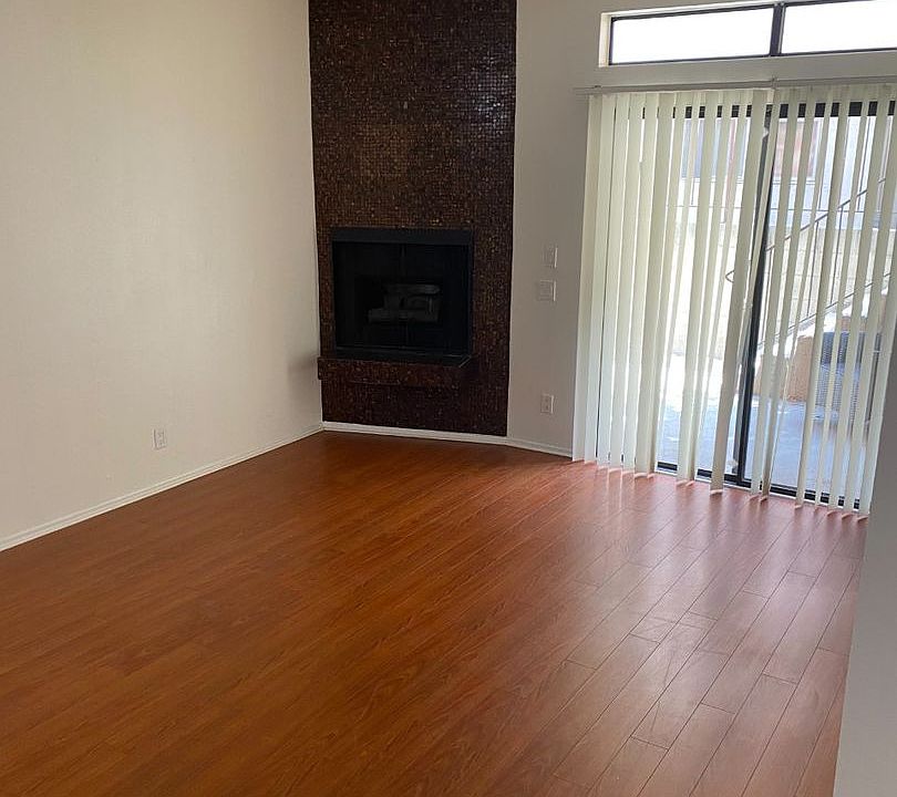 1st image of 4770 Kester Ave #106