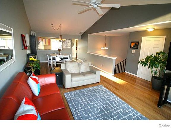 2nd image of 51881 Adler Park Dr E